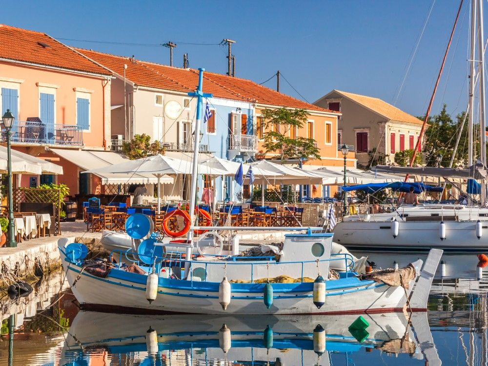 Private 10-Hour Yacht Cruise to Kefalonia & Ithaca