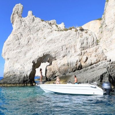 image presenting excursion Charter a 7m (23 ft) Speedboat and Experience Shipwreck Beach & Blue Caves from Porto Vromi